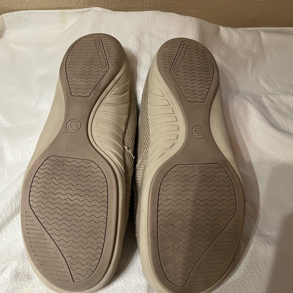 Gecko Man Clogs - Picture 7 of 9